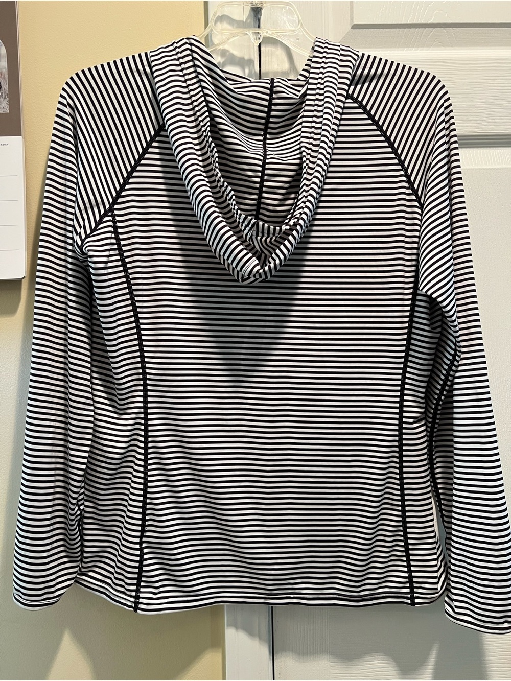Coolibar women’s sz L Black White Striped Hooded Pullover sun protection - Picture 6 of 9